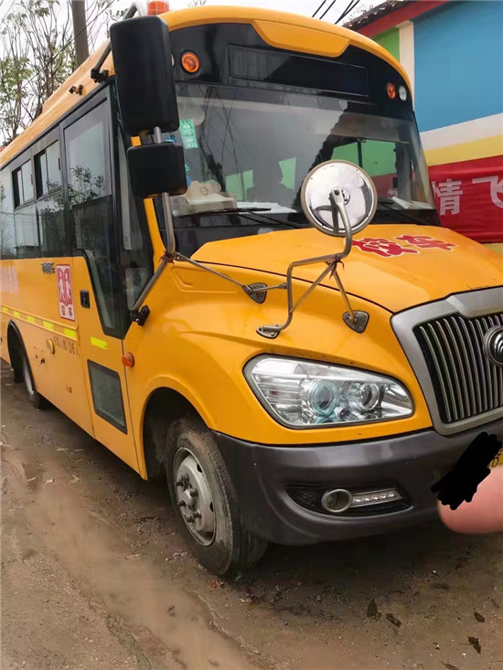 36座校车