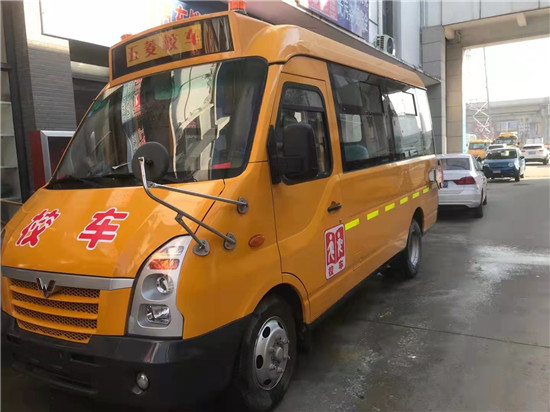 五菱校车厂家